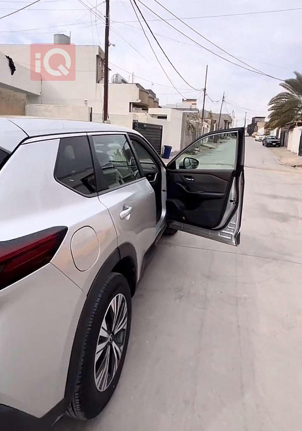 نيسان روج